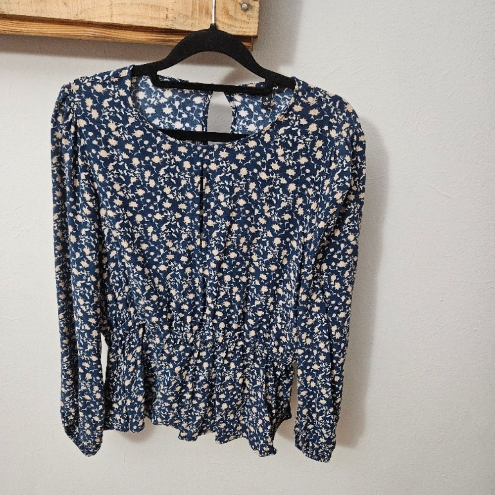 Like New! Banana Republic Blue Floral Long Sleeve Keyhole Blouse